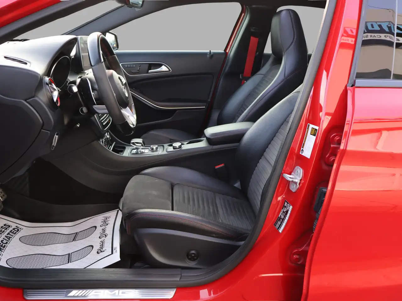 Mercedes-Benz GLA снимка Mercedes-Benz GLA