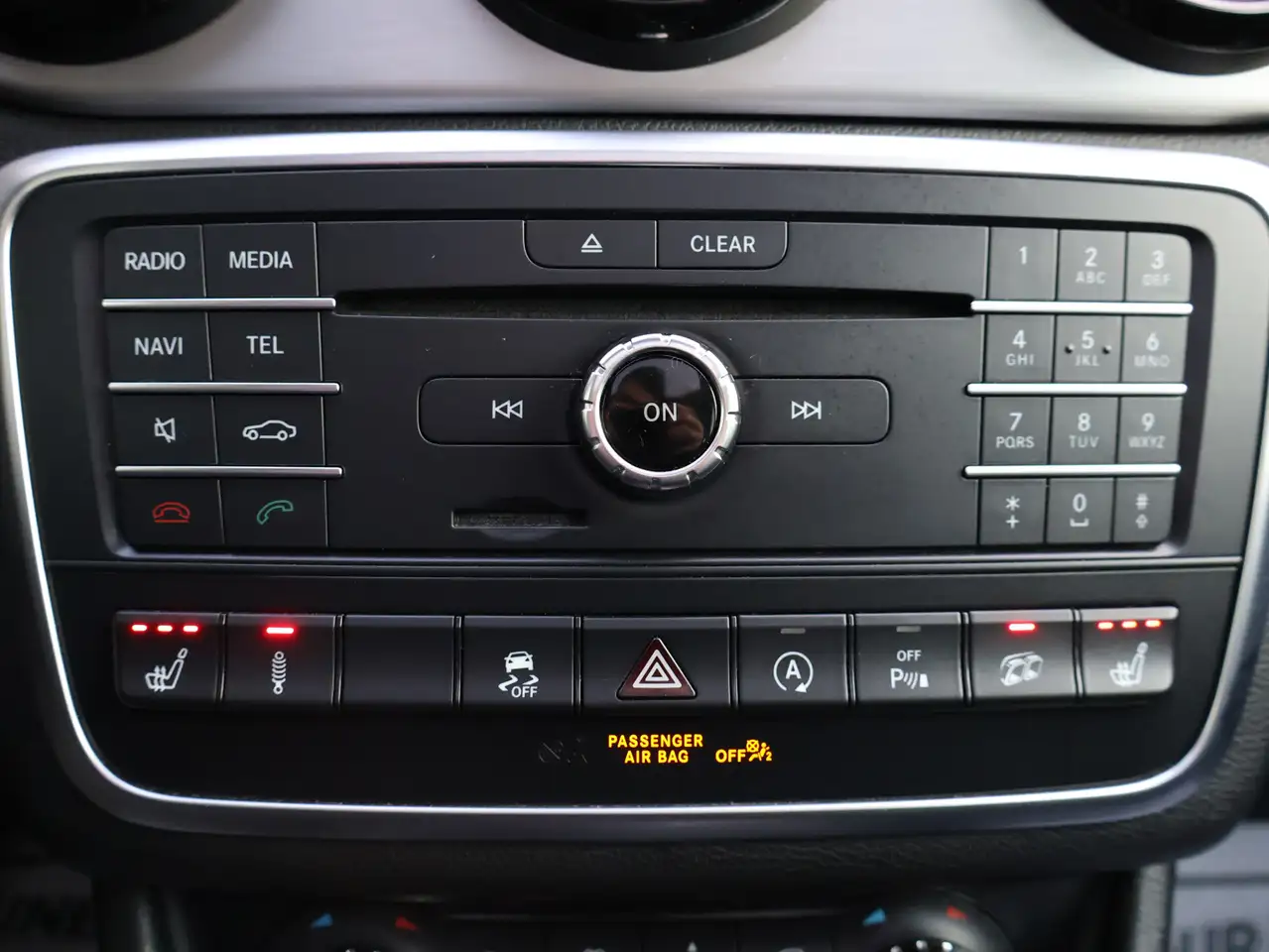 Mercedes-Benz GLA снимка Mercedes-Benz GLA