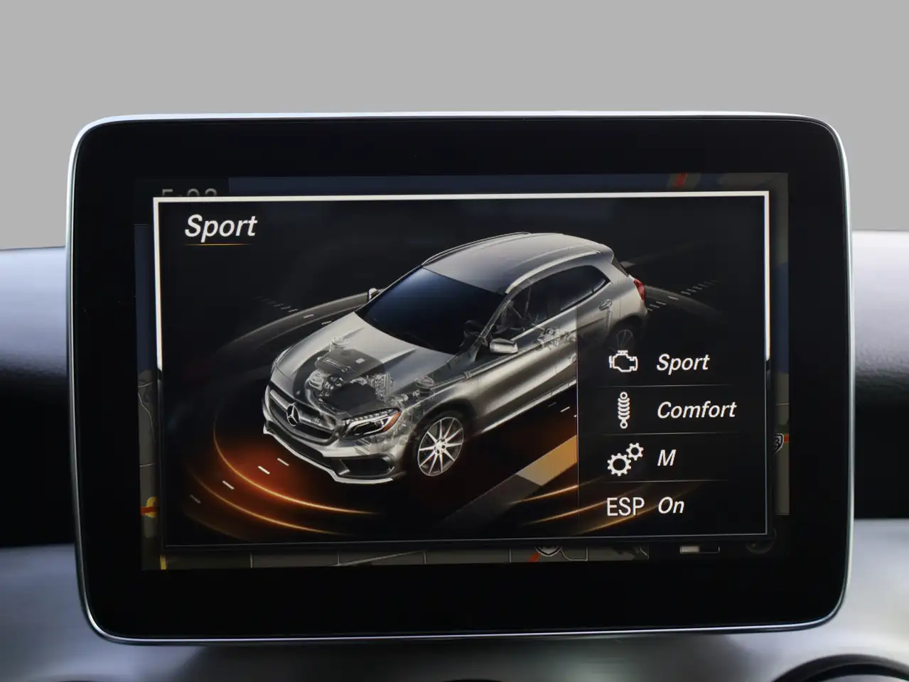 Mercedes-Benz GLA снимка Mercedes-Benz GLA