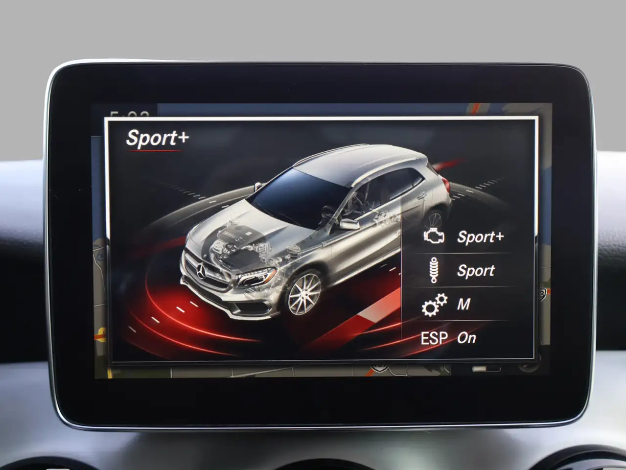 Mercedes-Benz GLA снимка Mercedes-Benz GLA