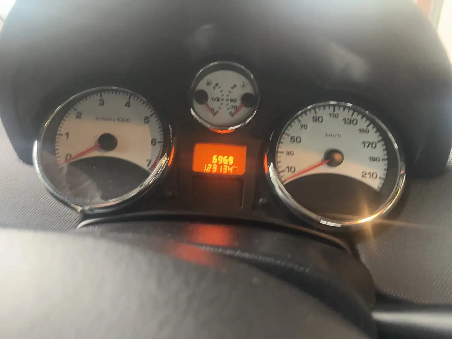 Peugeot 207 Active 1,4 16V - 2