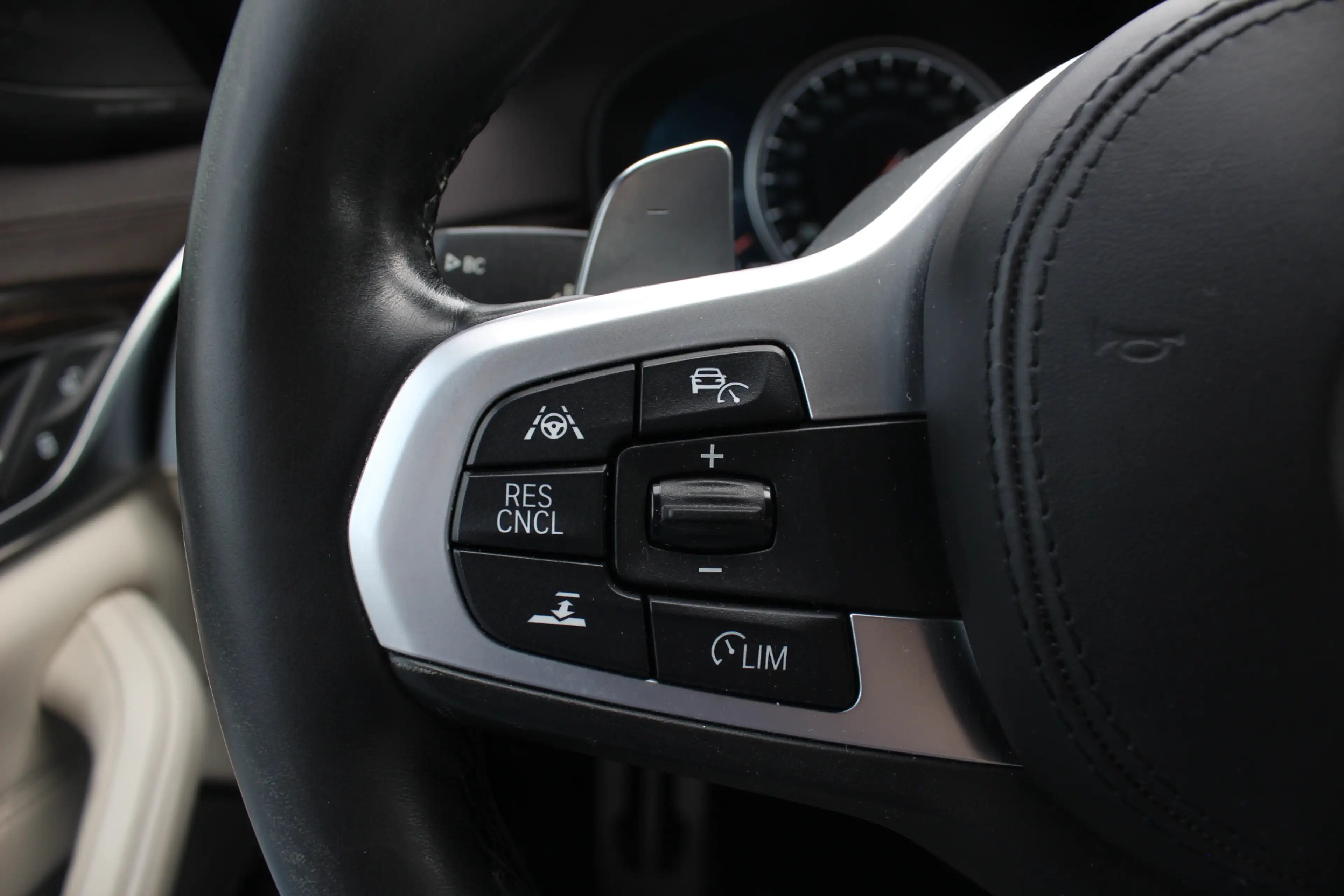 BMW 540 5-serie Touring 540i xDrive High Exe. M Sport / Tr — photo 37