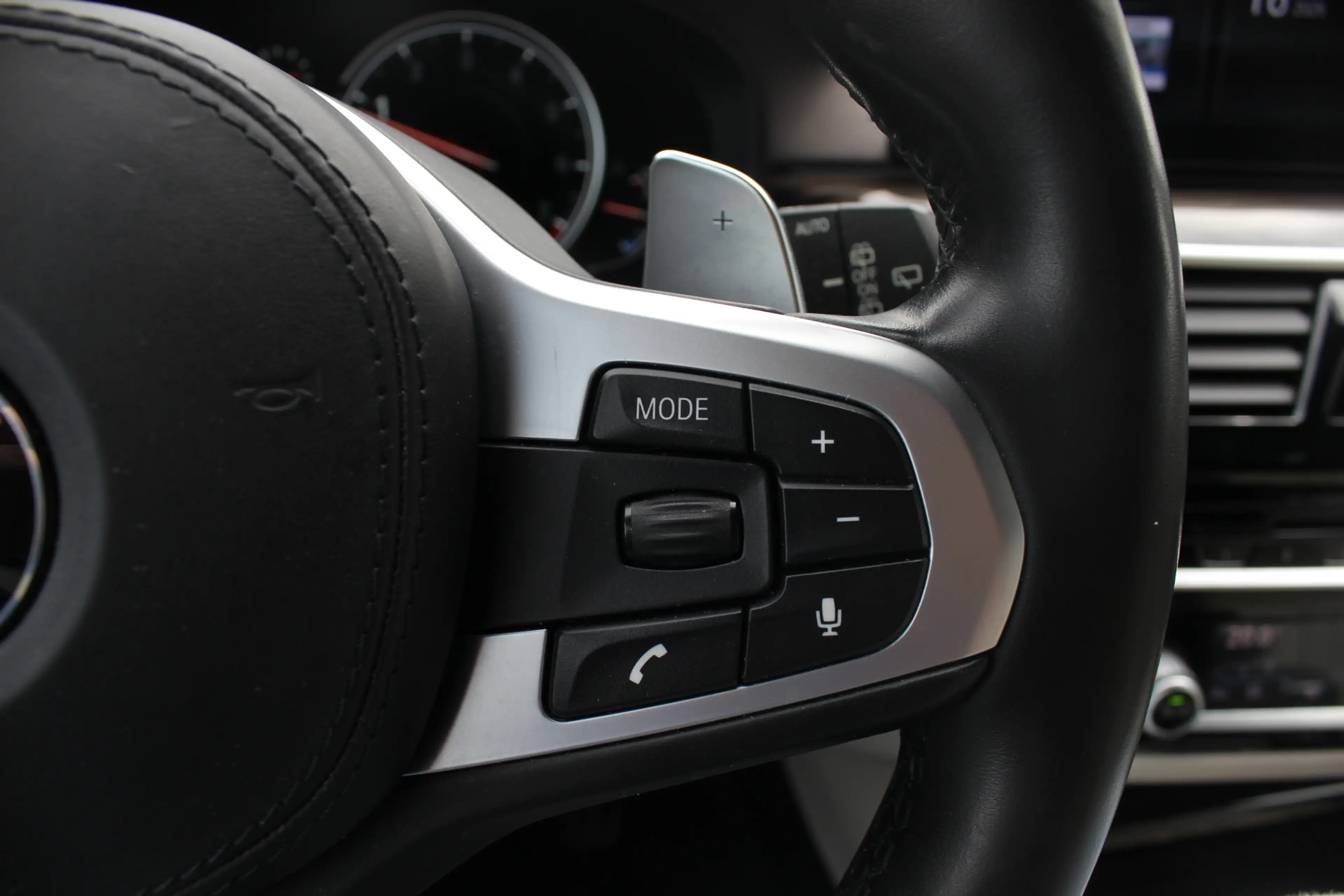 BMW 540 5-serie Touring 540i xDrive High Exe. M Sport / Tr — photo 38
