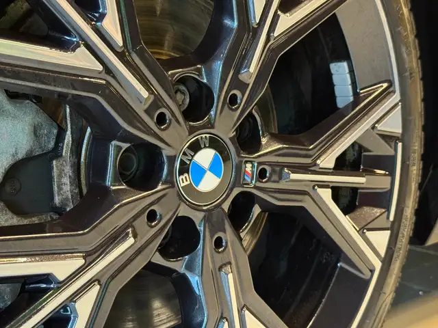 BMW 1 Series view 13