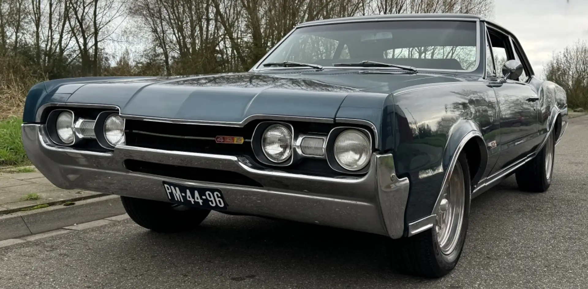 Oldsmobile Cutlass 442 Coupe Verde - 1