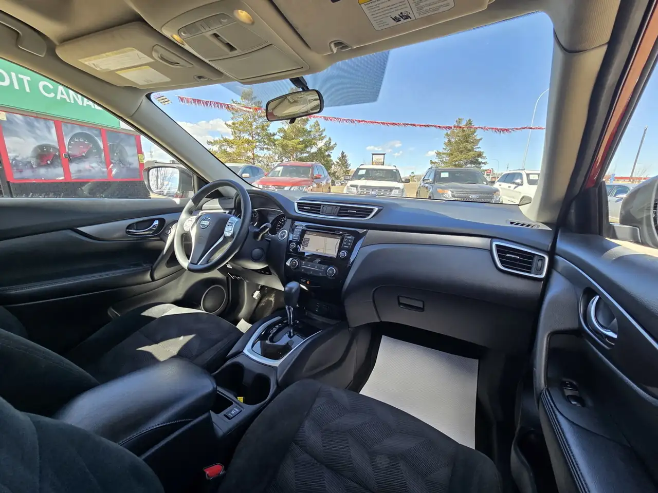 Nissan Rogue снимка Nissan Rogue