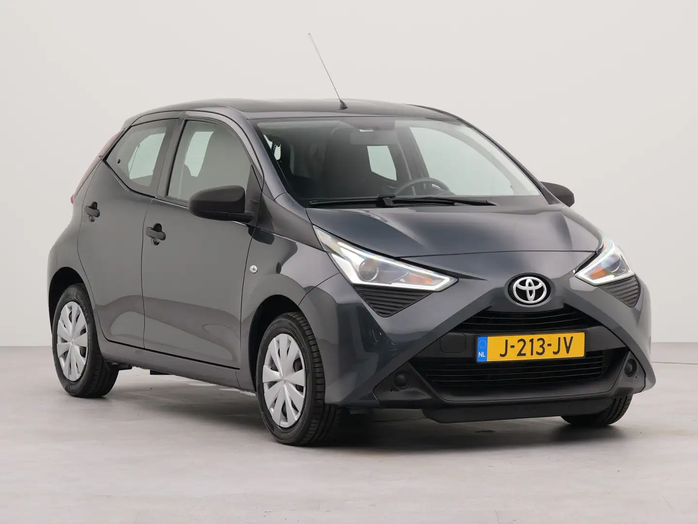 Toyota Aygo 1.0 VVT-i x-fun | Bluetooth | Airco | Gris - 2