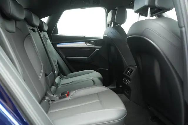 Audi Q5 view 9
