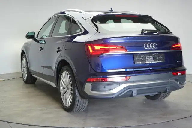 Audi Q5 view 4