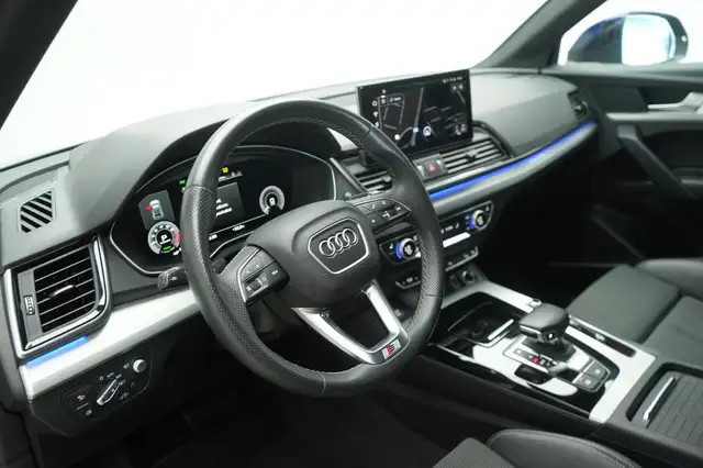 Audi Q5 view 13