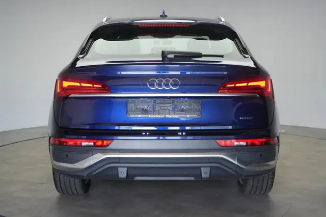 Audi Q5 view 5