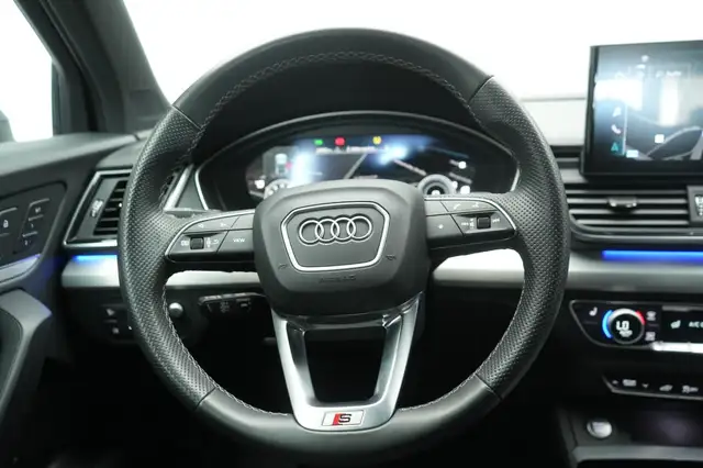 Audi Q5 view 15
