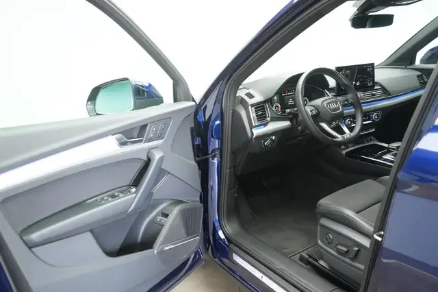 Audi Q5 view 12