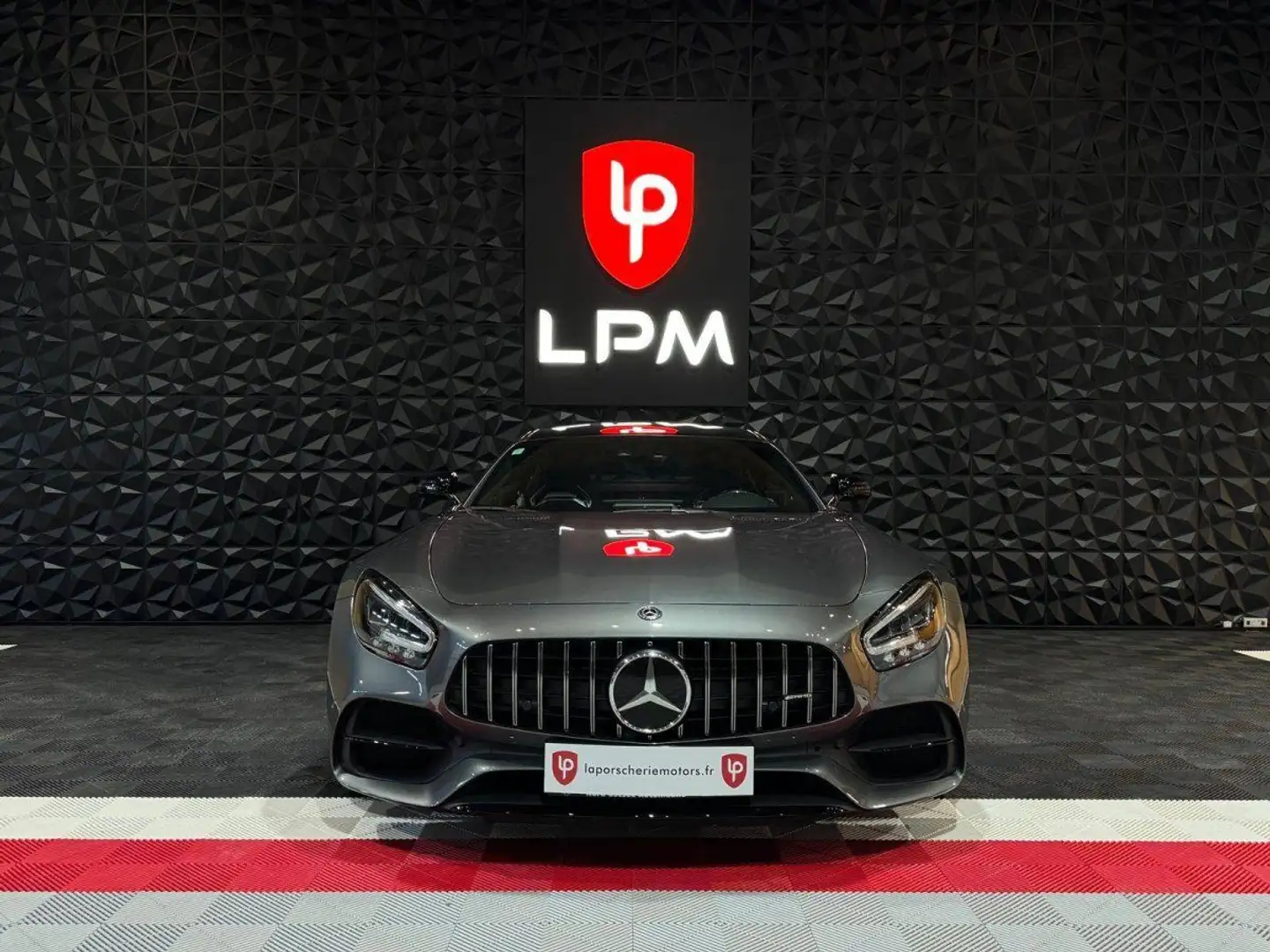 Mercedes-Benz AMG GT 4.0 V8 557ch C Grau - 2