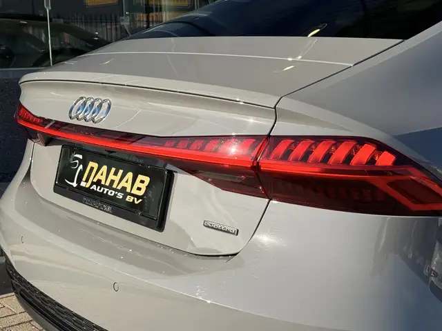 Audi A7 view 11
