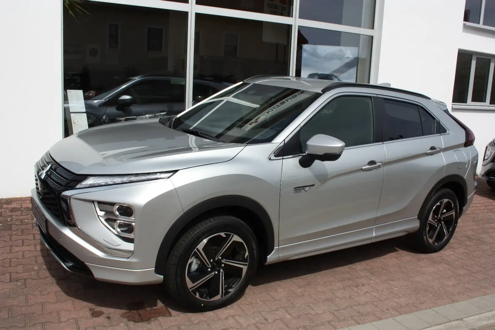Mitsubishi Eclipse Cross PHEV, 4WD, LED, Standheizung Silber - 1