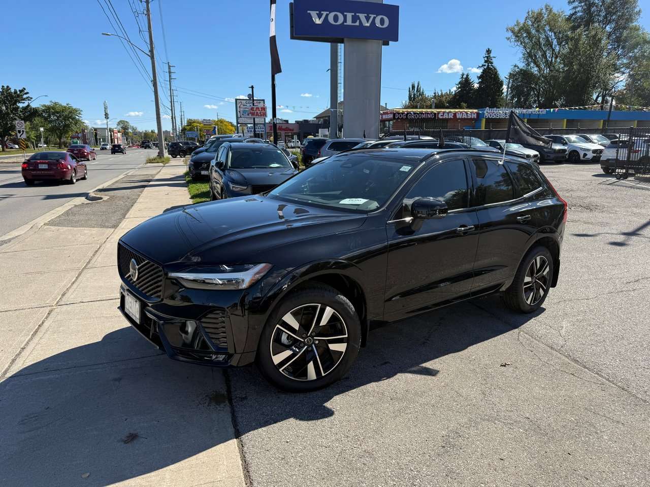 2026 Volvo XC60 Plus Dark Theme — снимка 3