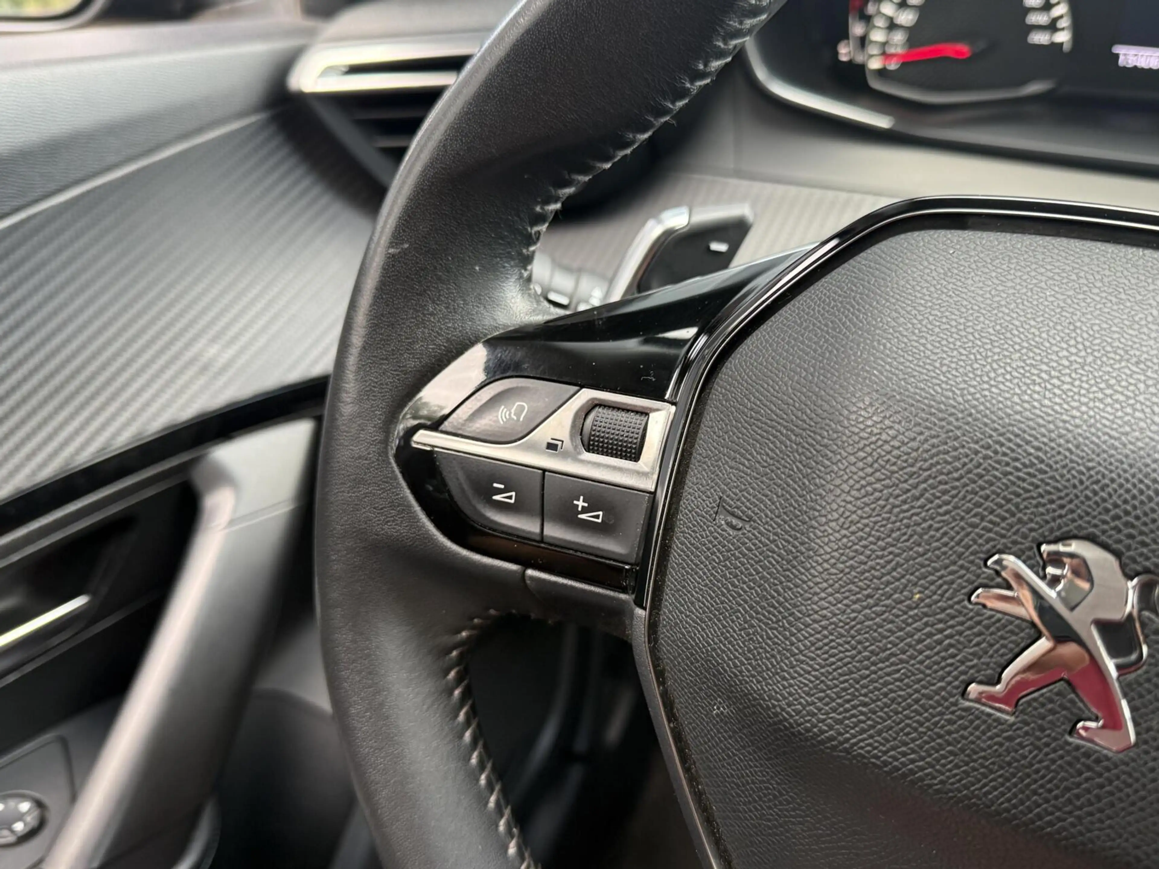 Peugeot 2008 1.2 PureTech Allure | Nieuwe D-Riem | Full LED | C — photo 10