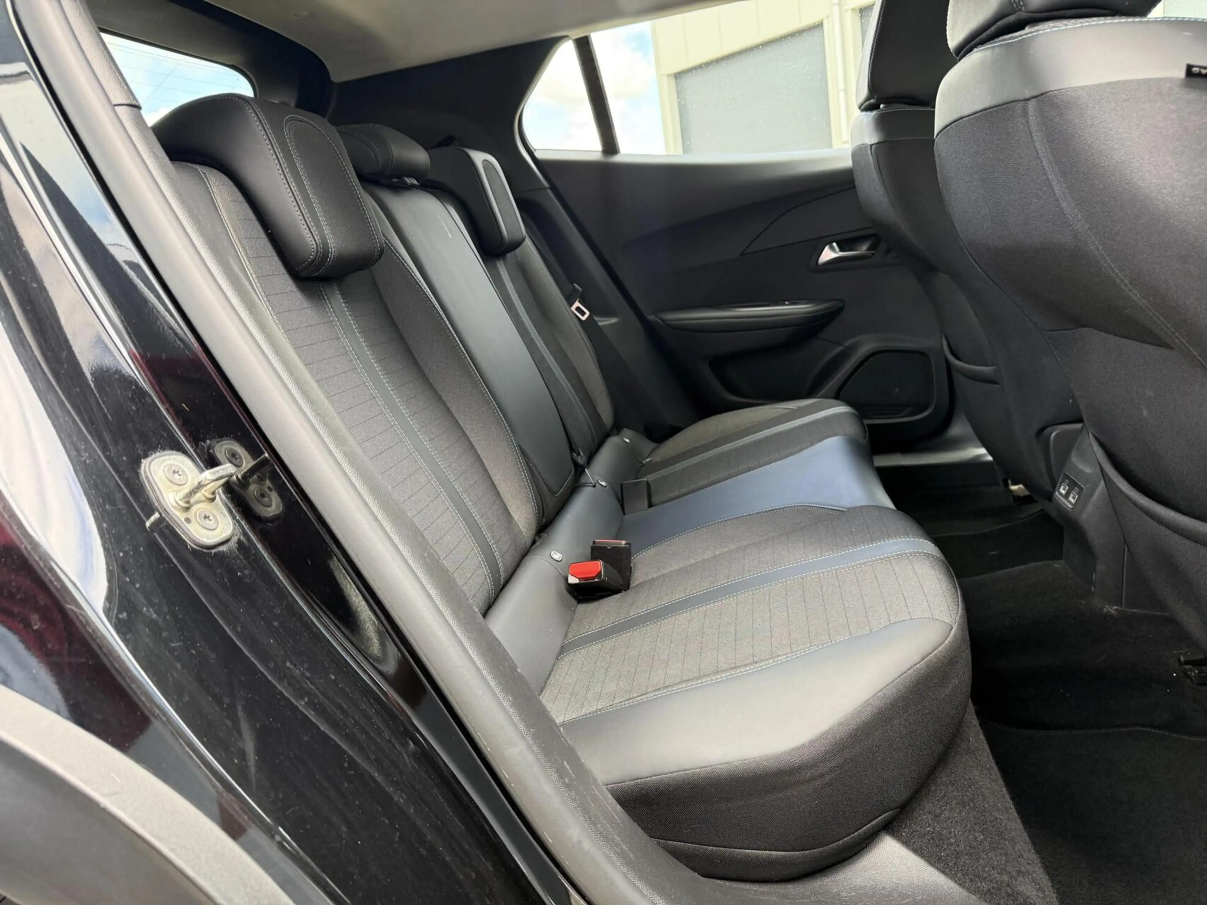 Peugeot 2008 1.2 PureTech Allure | Nieuwe D-Riem | Full LED | C — photo 19
