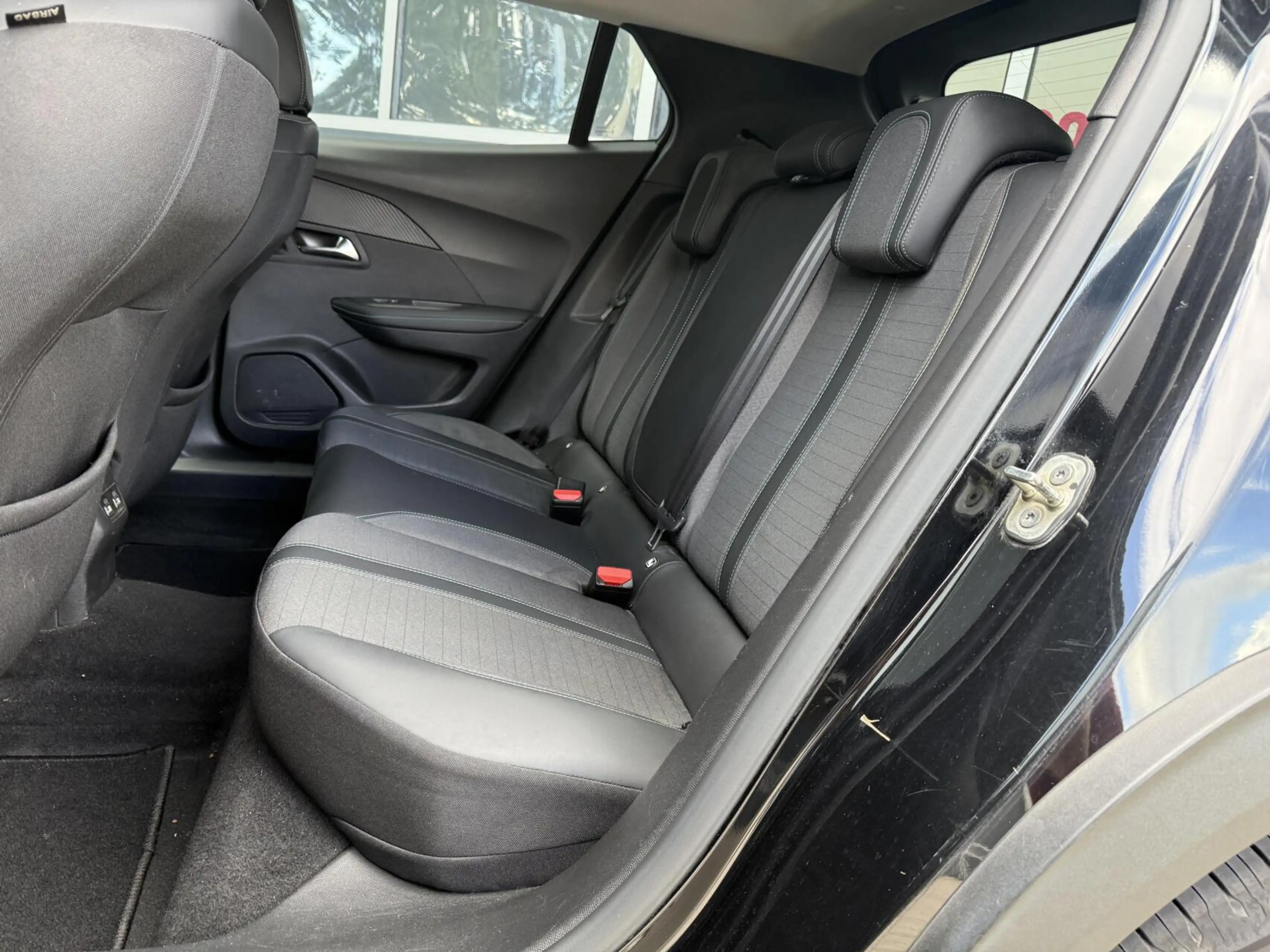 Peugeot 2008 1.2 PureTech Allure | Nieuwe D-Riem | Full LED | C — photo 6