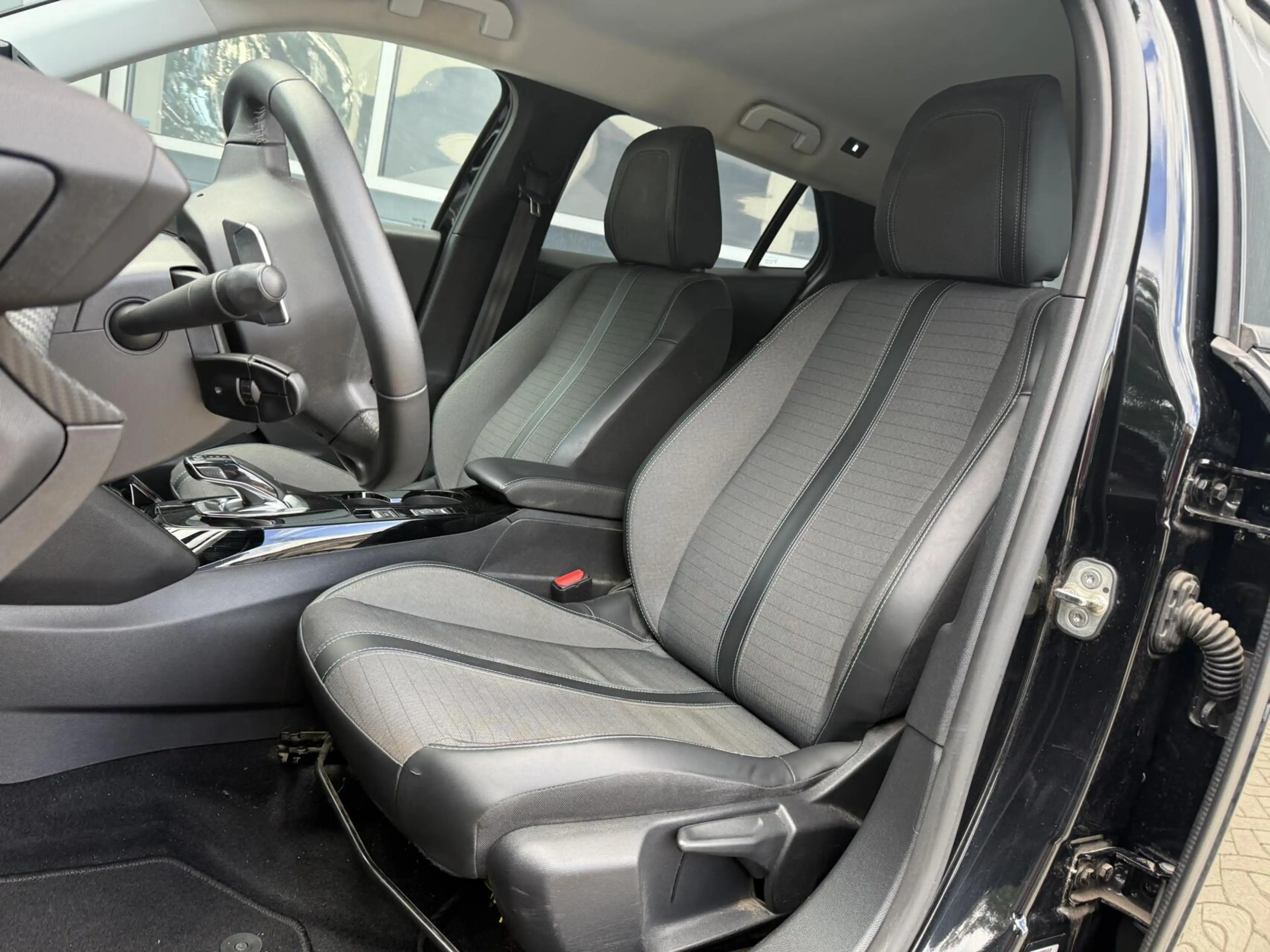Peugeot 2008 1.2 PureTech Allure | Nieuwe D-Riem | Full LED | C — photo 5