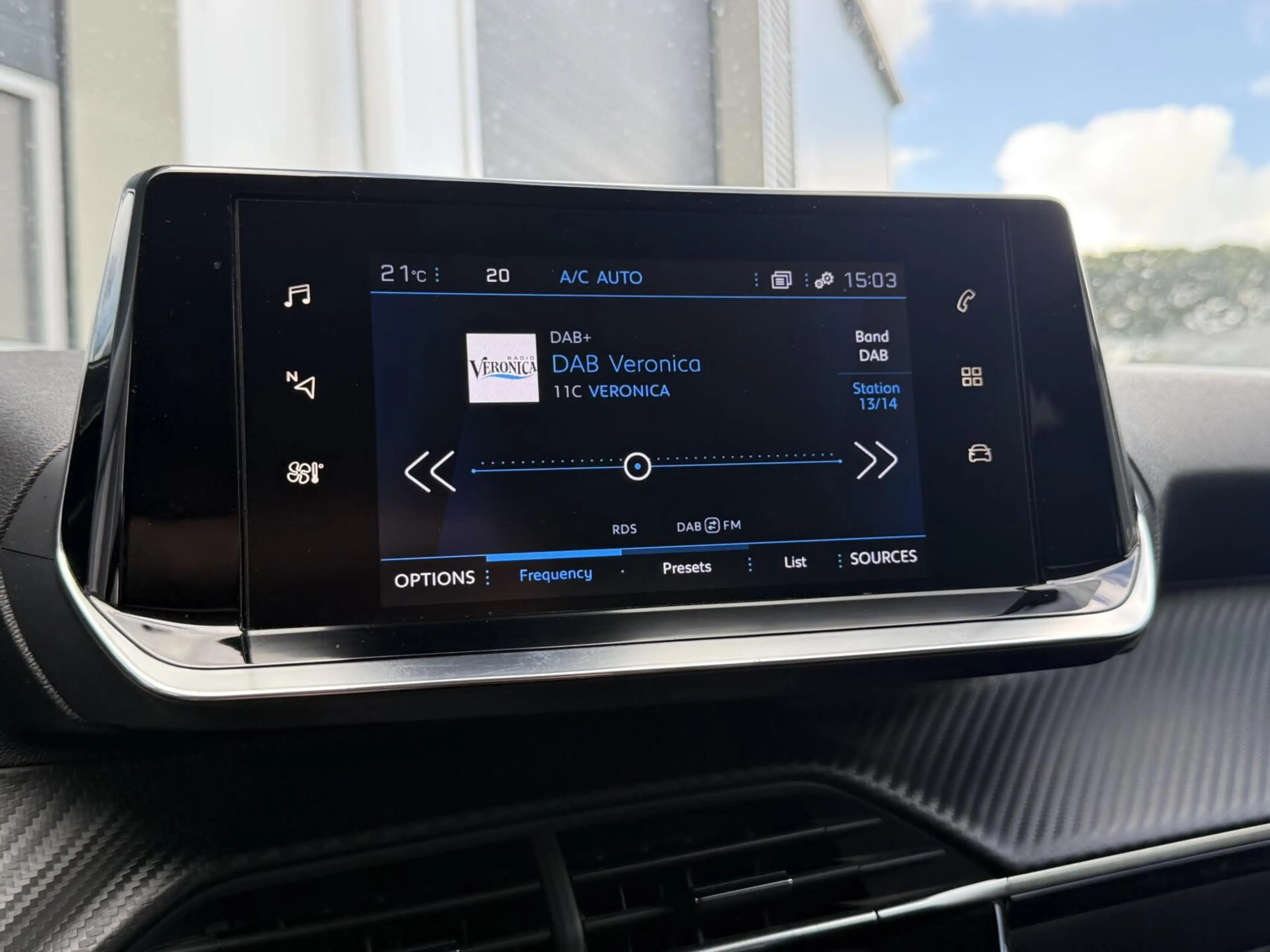 Peugeot 2008 1.2 PureTech Allure | Nieuwe D-Riem | Full LED | C — photo 14