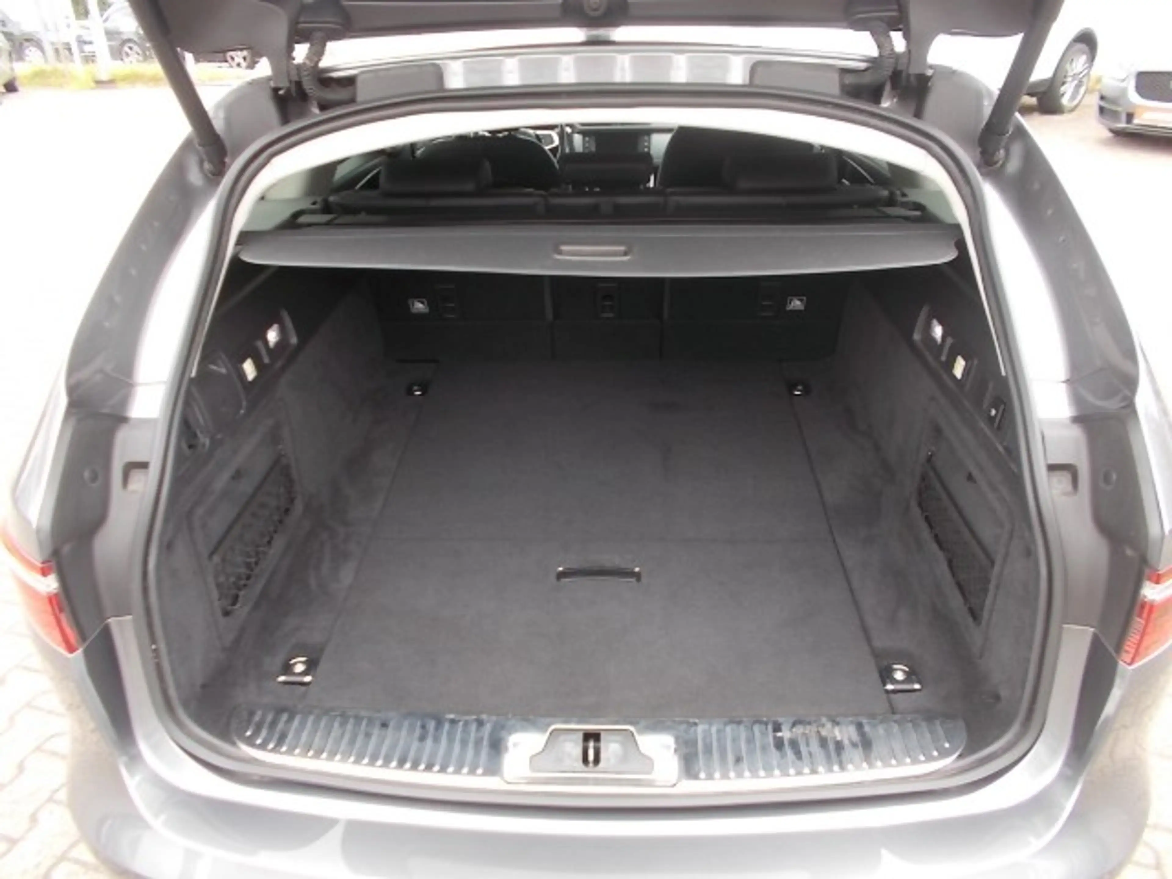 Jaguar XF Sportbrake Prestige AWD Leder Navi zus.WR — photo 13
