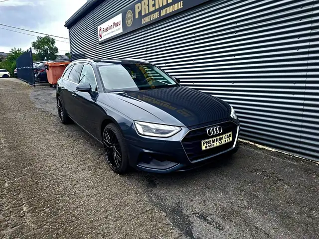 Audi A4 view 8