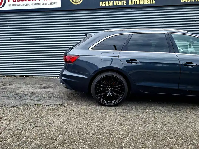 Audi A4 view 10