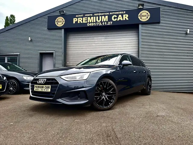 Audi A4 view 3
