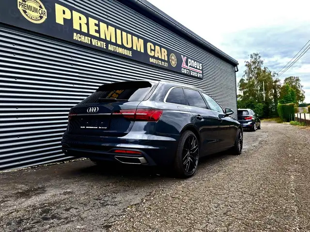 Audi A4 view 7