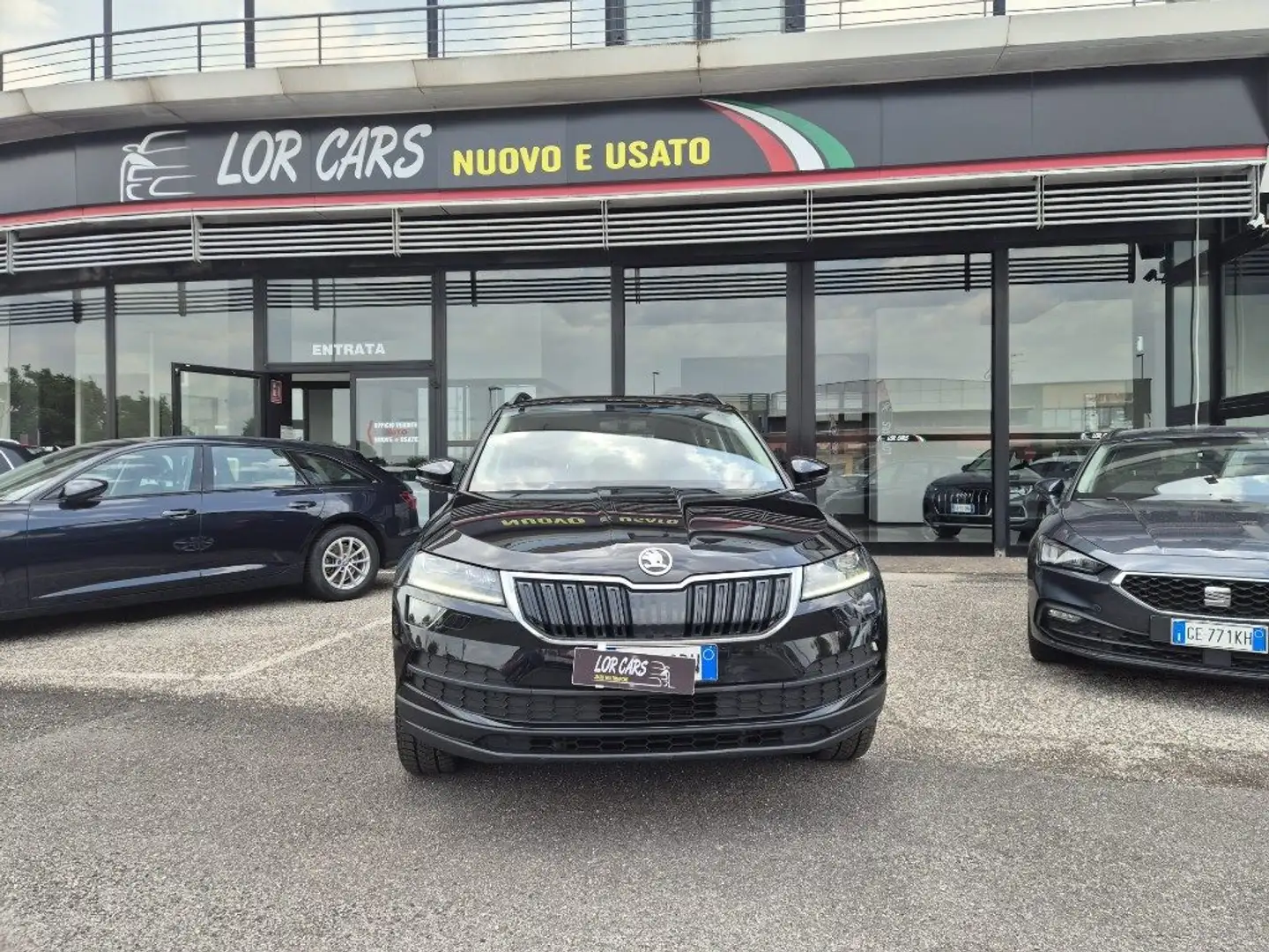 Skoda Karoq 1.6 TDI SCR SportLine Gris - 2