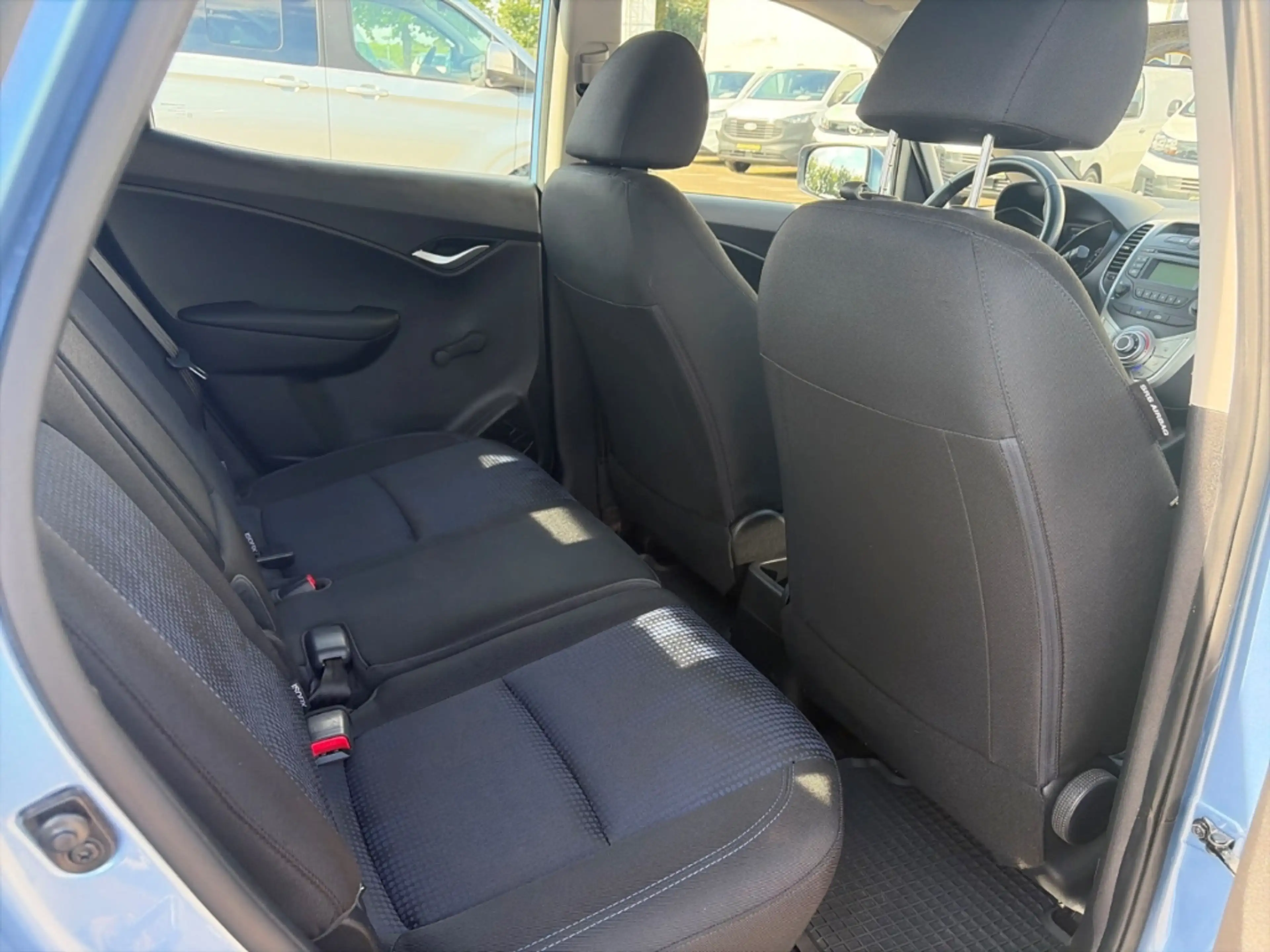 Hyundai iX20 Classic Berganfahrass. GA Privacyverglasung teilb. — photo 10
