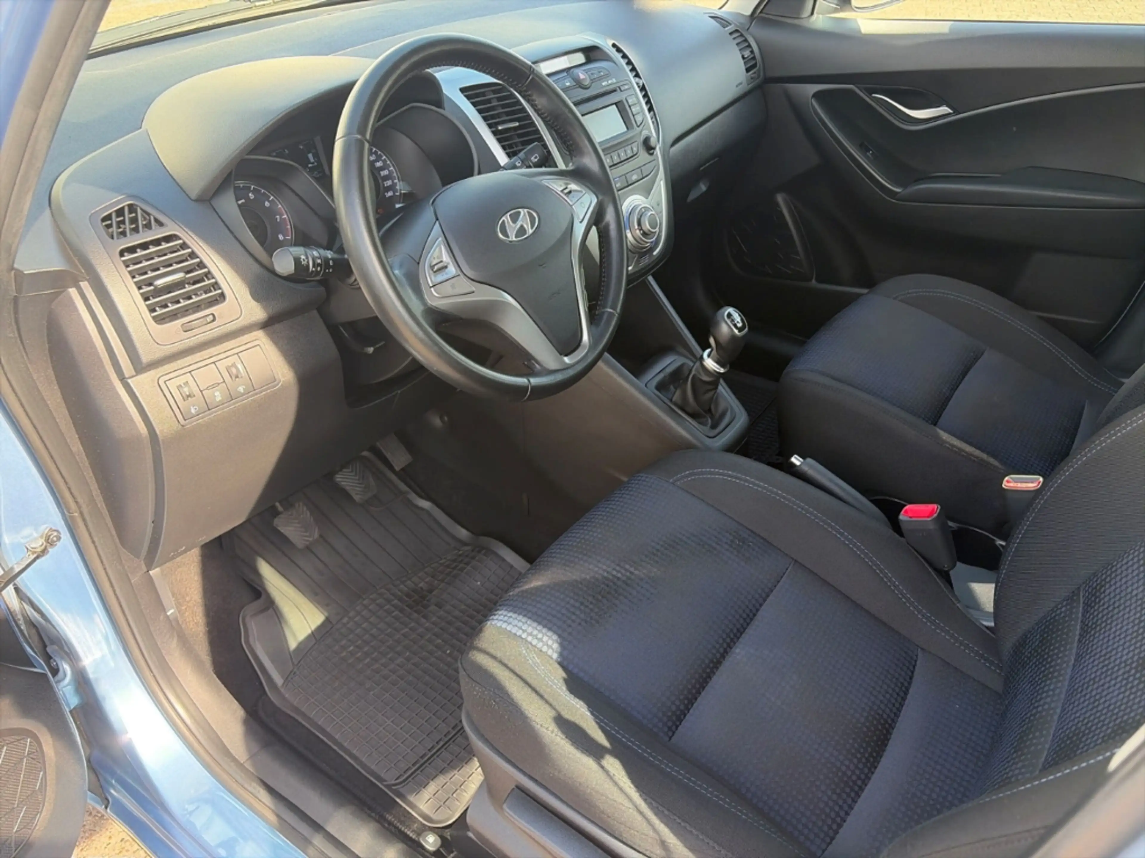 Hyundai iX20 Classic Berganfahrass. GA Privacyverglasung teilb. — photo 9