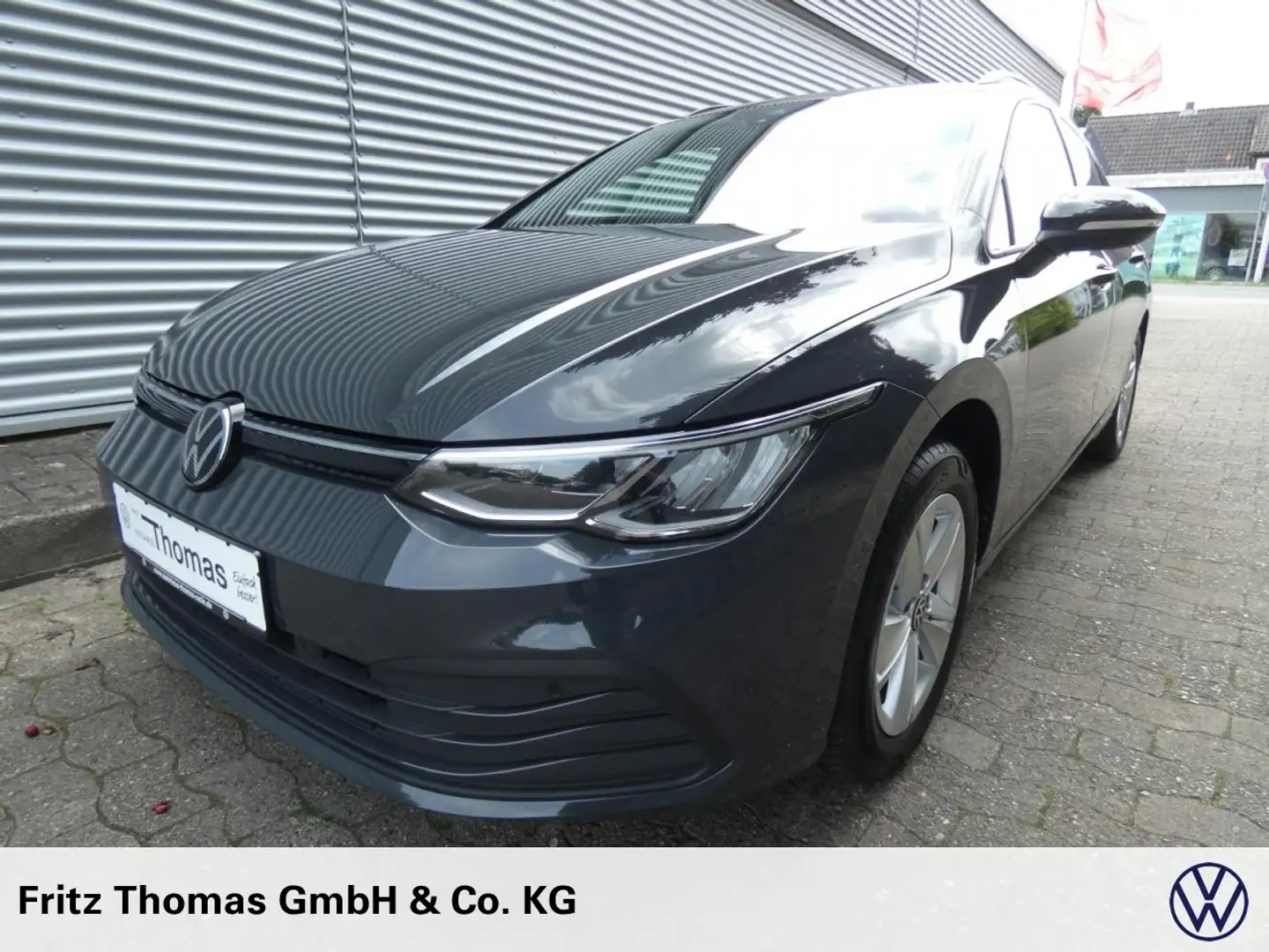 Volkswagen Golf VIII Variant 2.0 TDI Life LED AHK SHZ Klima PDC LM Grau - 2