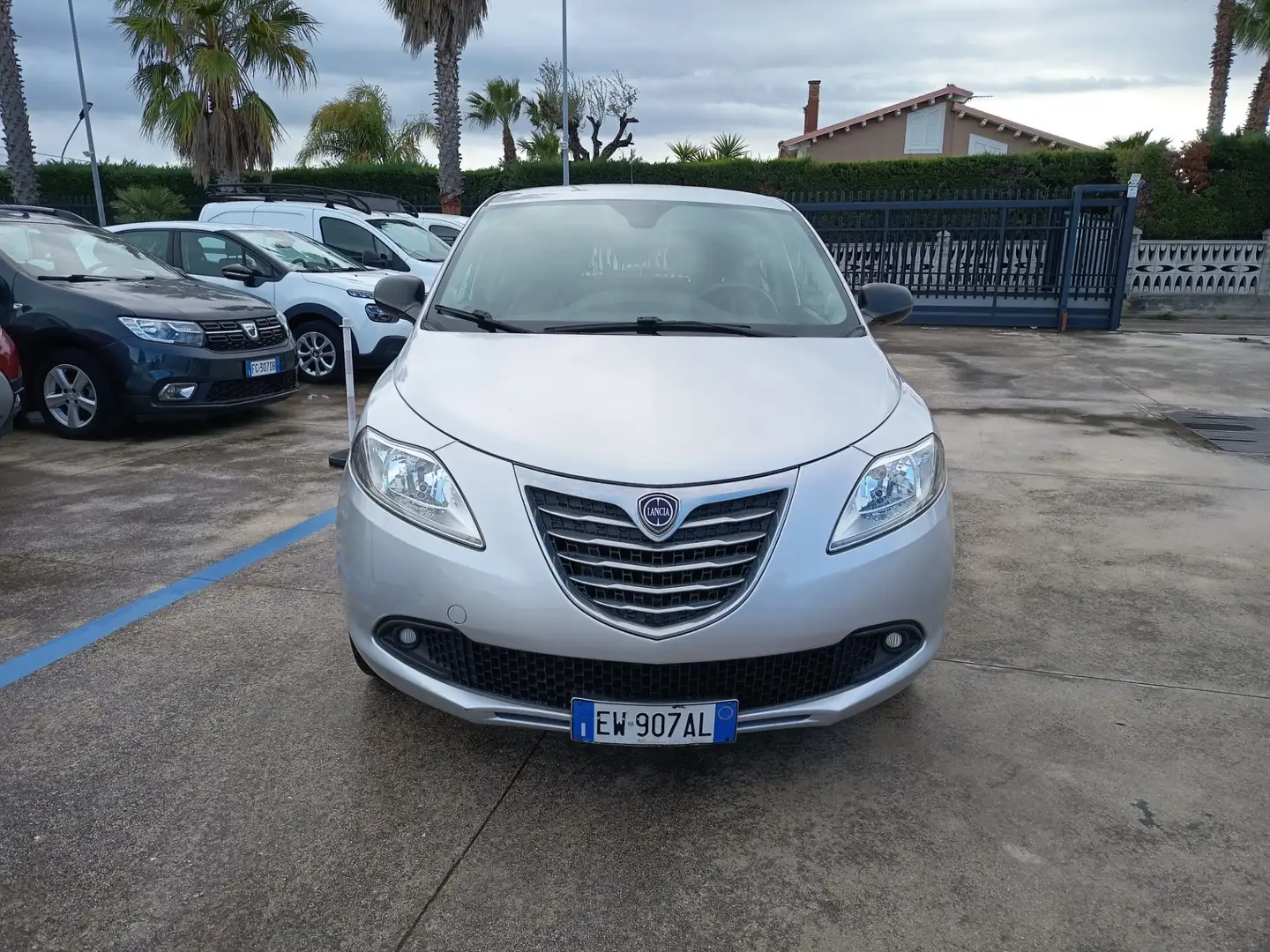 Lancia Ypsilon Ypsilon 1.2 69 CV 5 porte S&S Silver Gris - 2