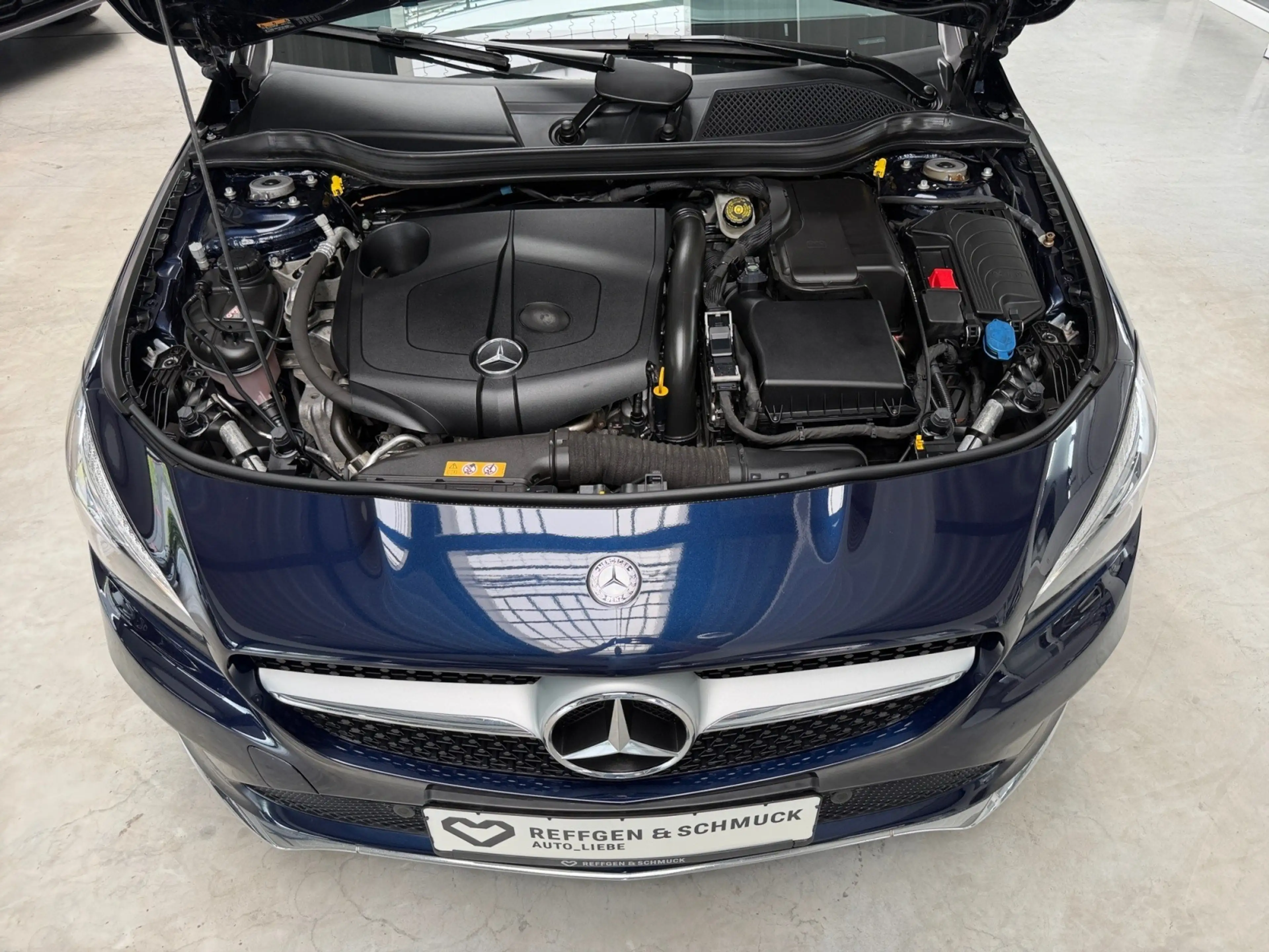 Mercedes-Benz CLA 220 SHOOTING BRAKE URBAN+AUTOMAT+NAV+LED+ALU — photo 14