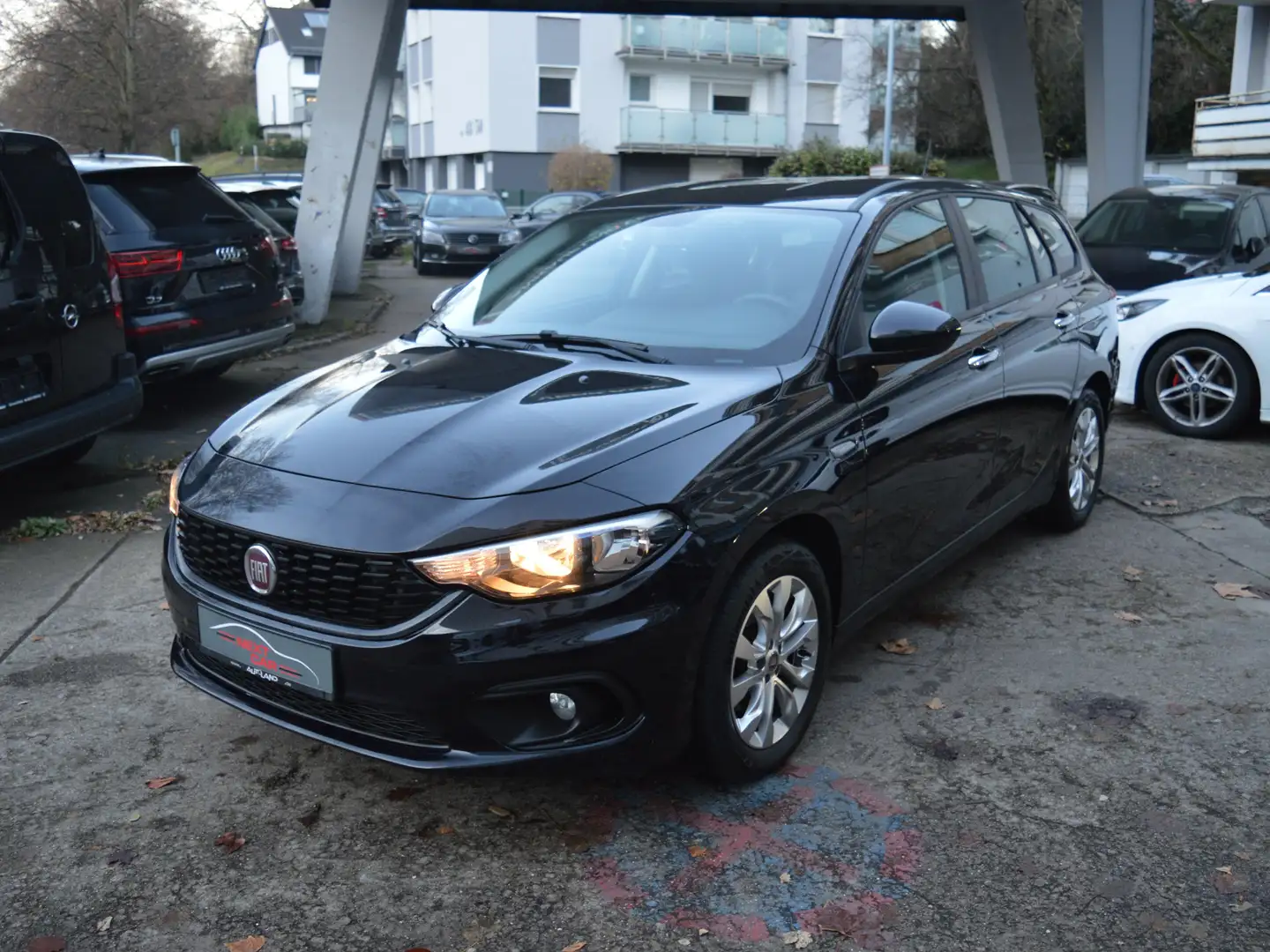 Fiat Tipo Tipo Kombi 1.4 16V Easy*Navi*Sitzheizung*PDC* Negro - 1