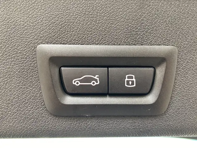 BMW X6 view 11