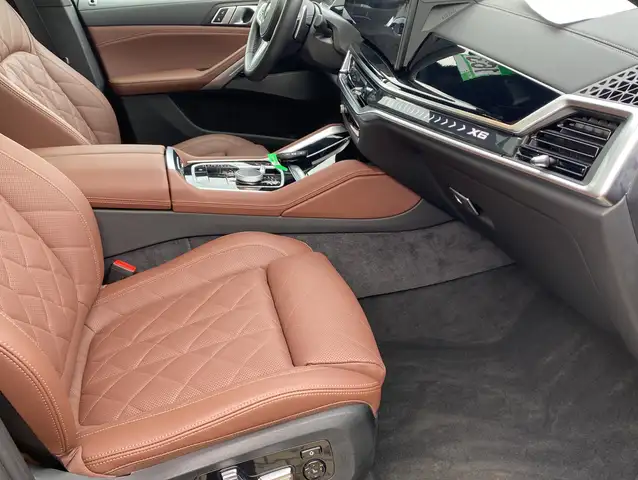 BMW X6 view 17