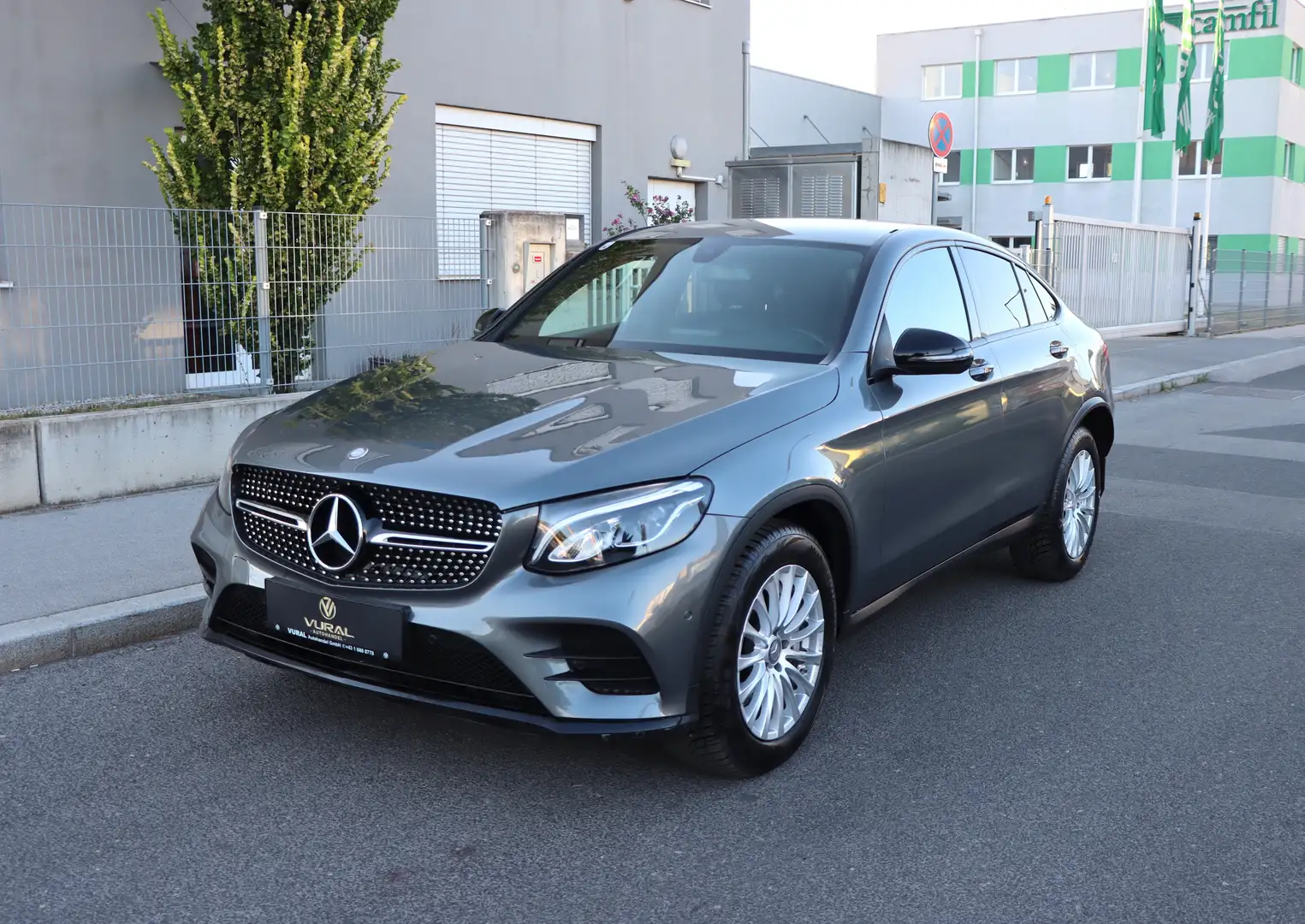 Mercedes-Benz GLC 220 GLC 220 d 4Matic AMG Line Grau - 2