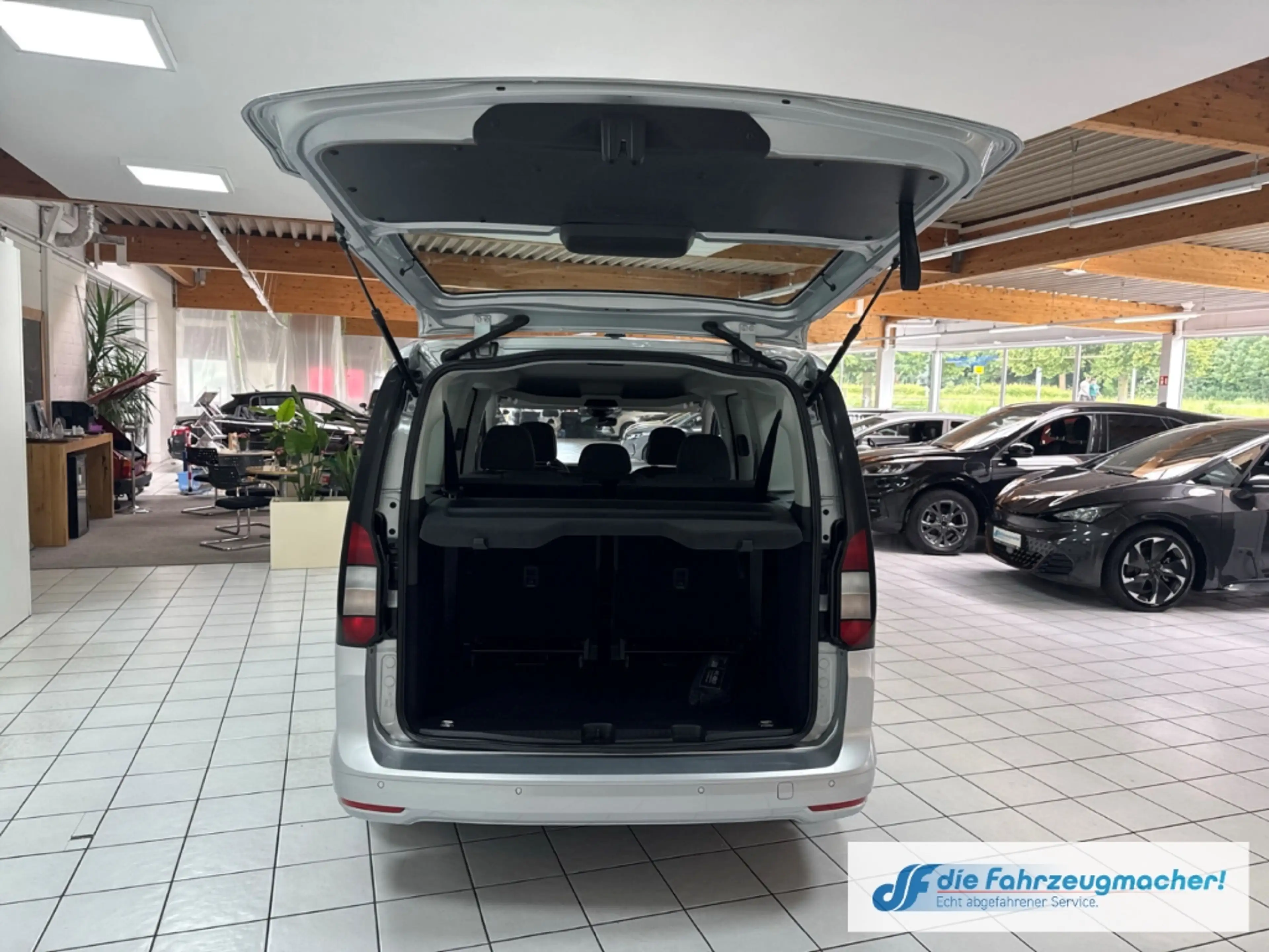 Ford Tourneo Grand Trend 7-Sitzer Apple CarPlay Android Auto DA — photo 13