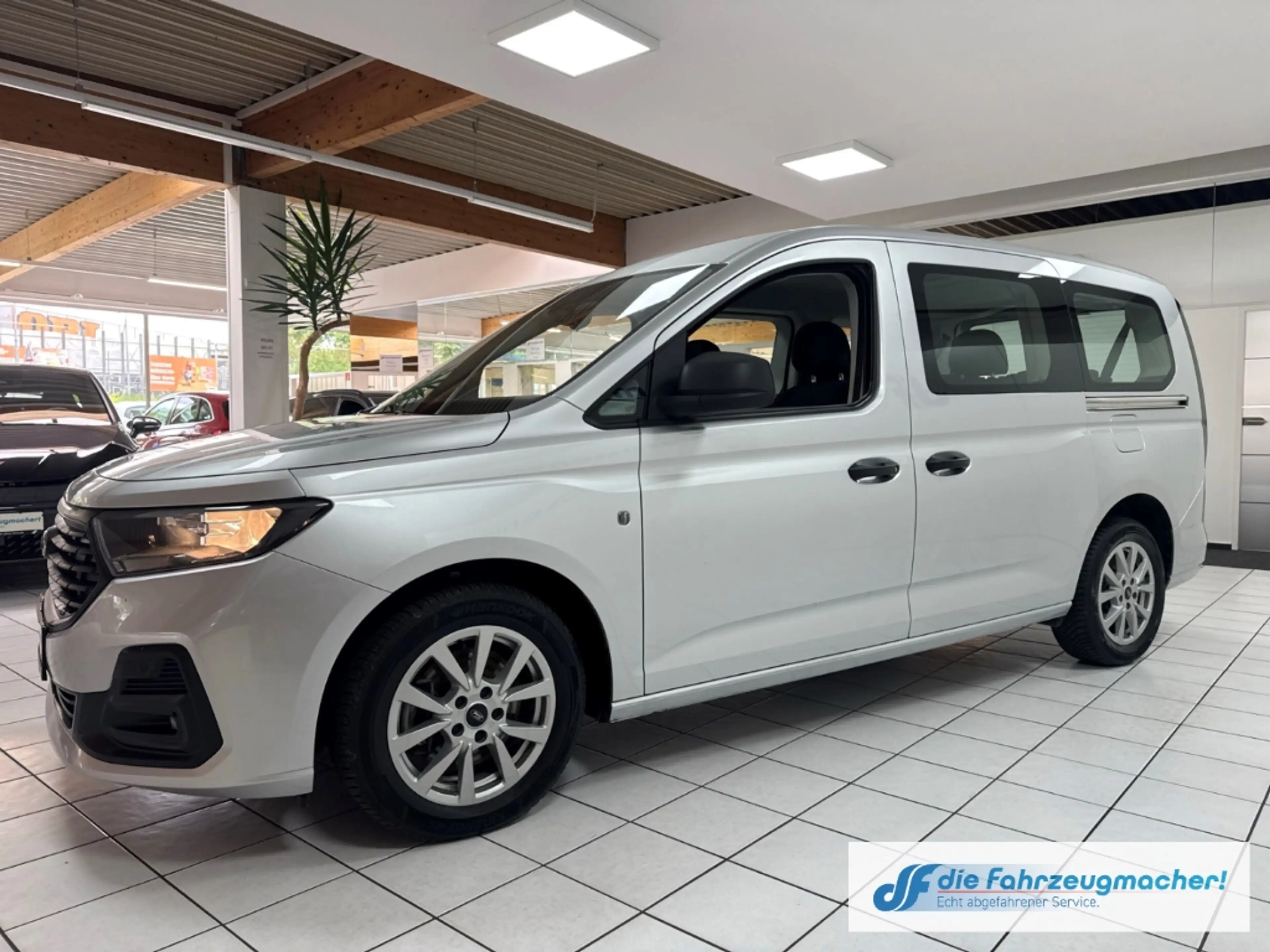 Ford Tourneo Grand Trend 7-Sitzer Apple CarPlay Android Auto DA — photo 2