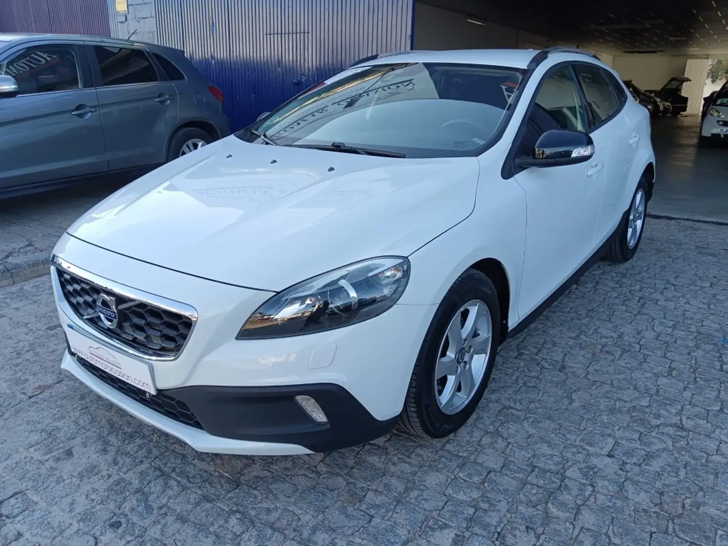 Volvo V40 Cross Country D2 Kinetic Blanco - 1
