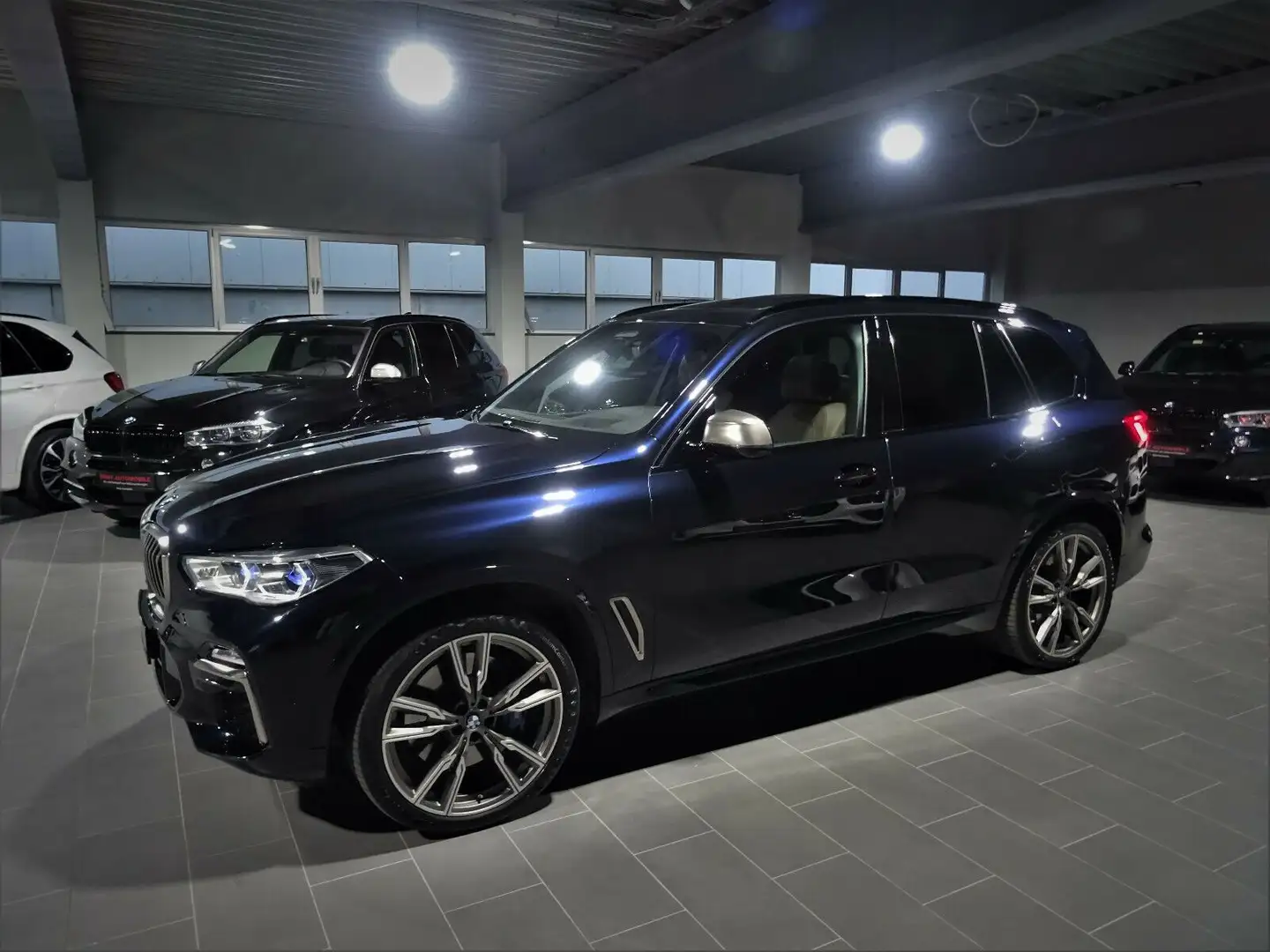 BMW X5 M JET BLACK ACC HUD PANO AHK SOFTCL MASAGE Schwarz - 1