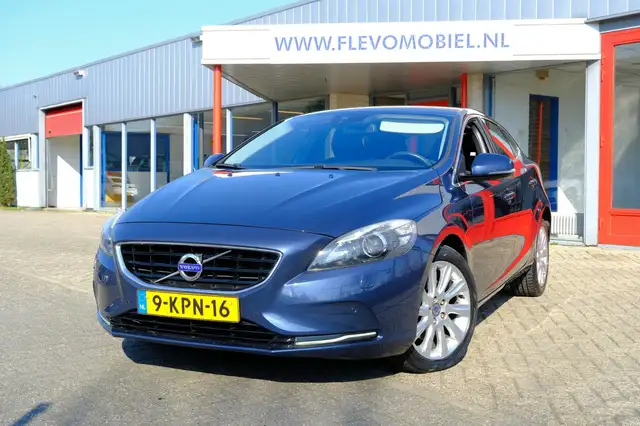 Volvo V40 1.6 T3 Momentum Clima|Navi|Cruise|PDC|LMV
