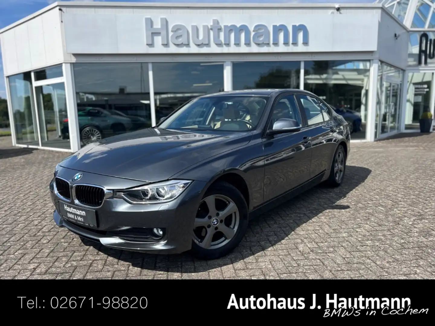 BMW 320 d AUTOMATIK +NAVI+LEDER+PDC+TEMPO+XENON+ Grau - 1