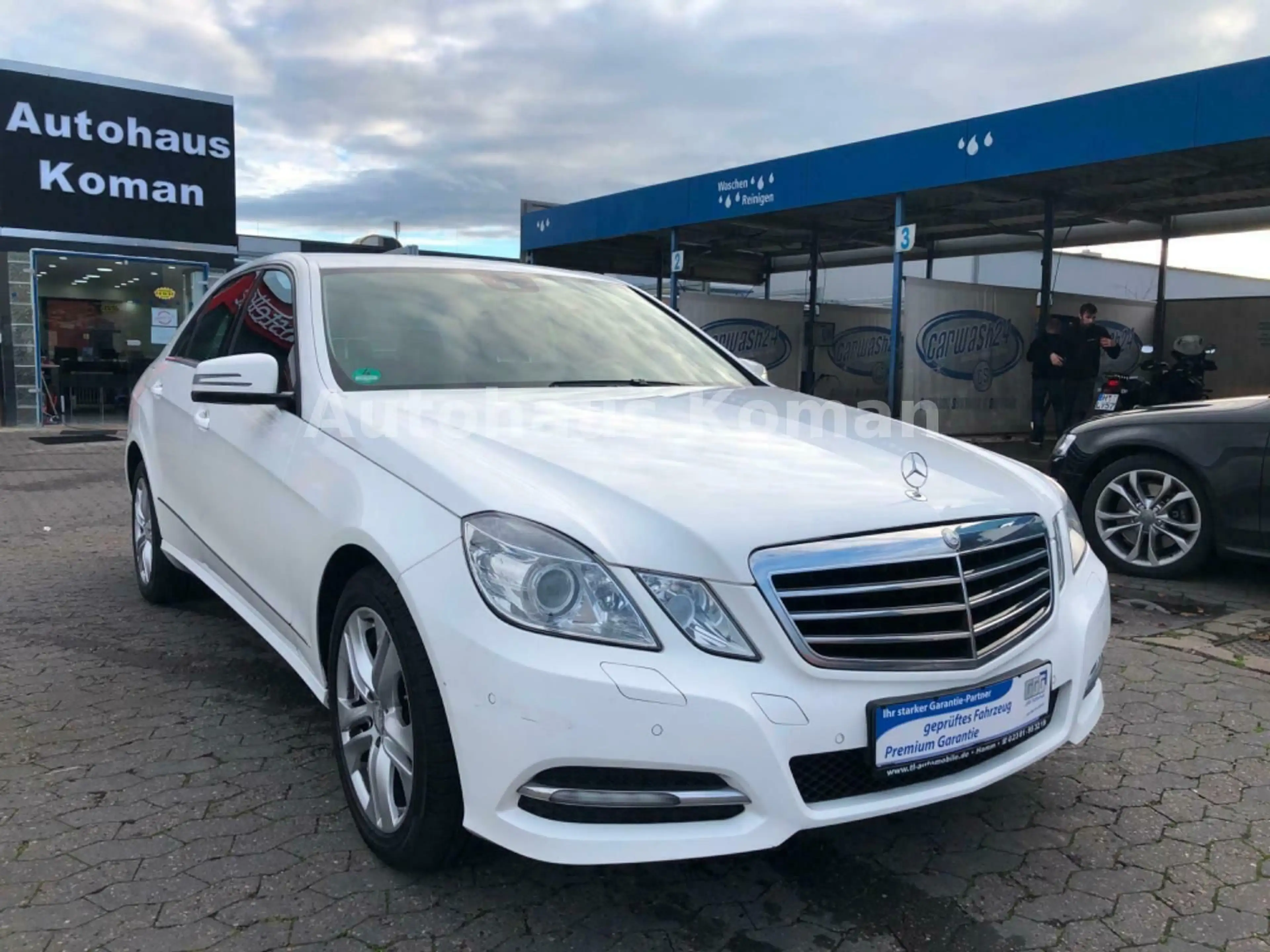 Mercedes-Benz E 200 BlueEFFICIENCY 7G-TRONIC Avantgarde