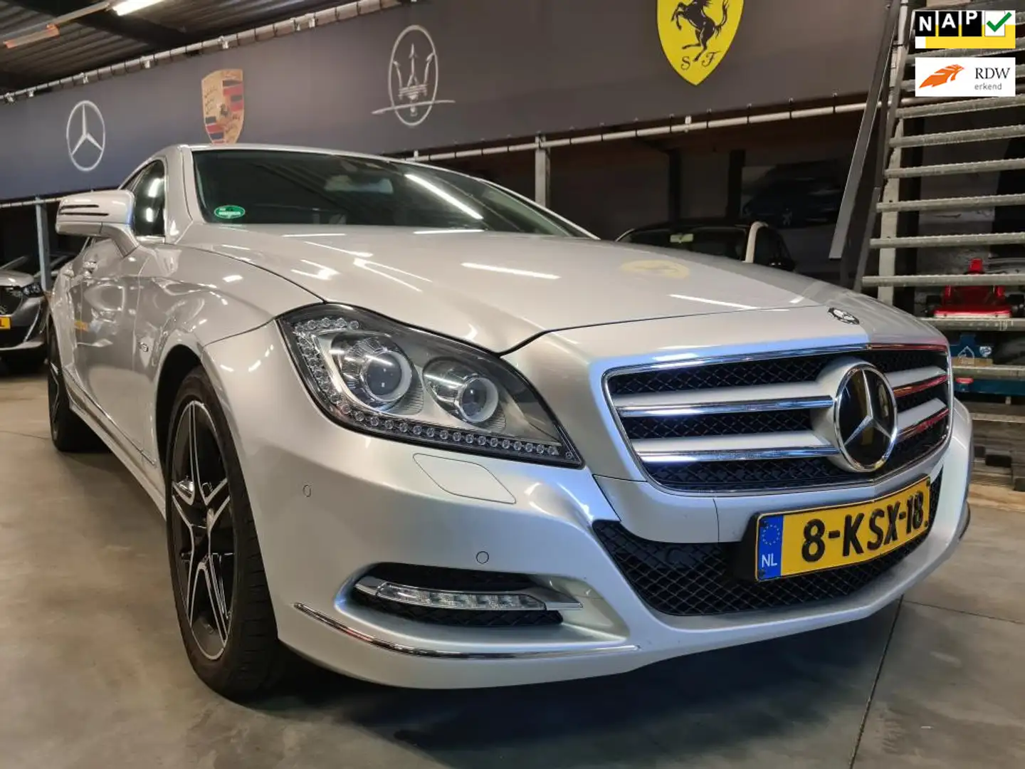 Mercedes-Benz CLS 350 Leder - Cruise - Command - Stoelverw en koeling - Grijs - 1