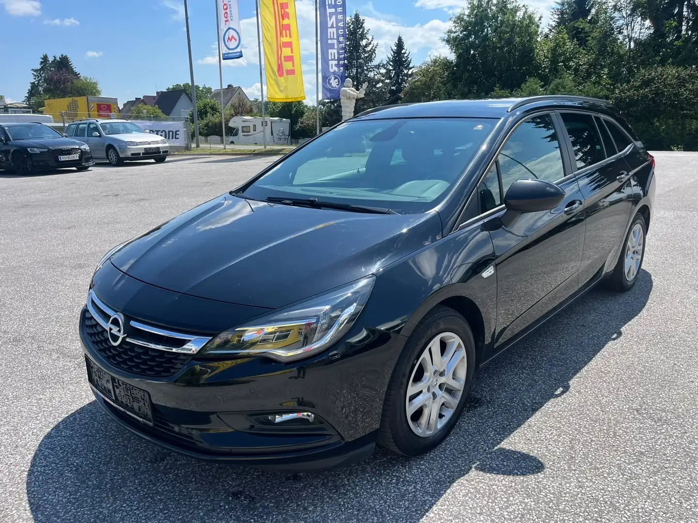 Opel Astra Sports Tourer 1.6 CDTI Schwarz - 1